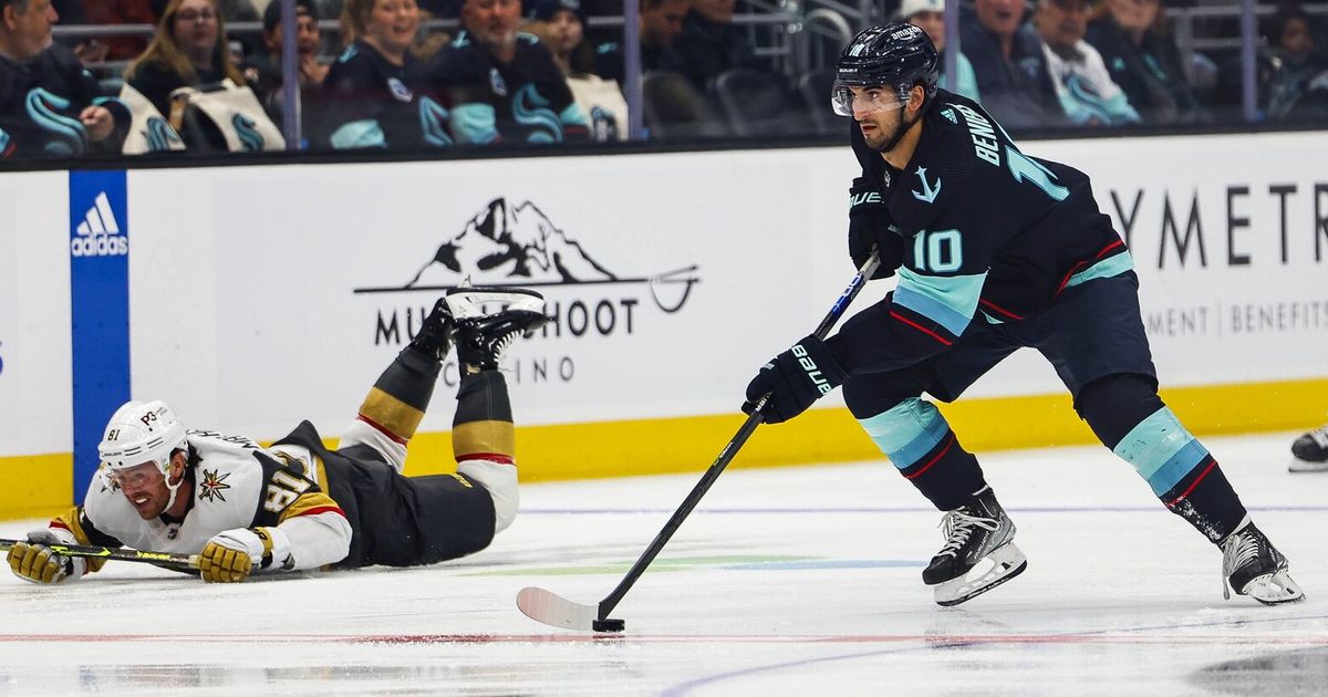 Golden Knights' Alec Martinez played through broken foot in playoffs