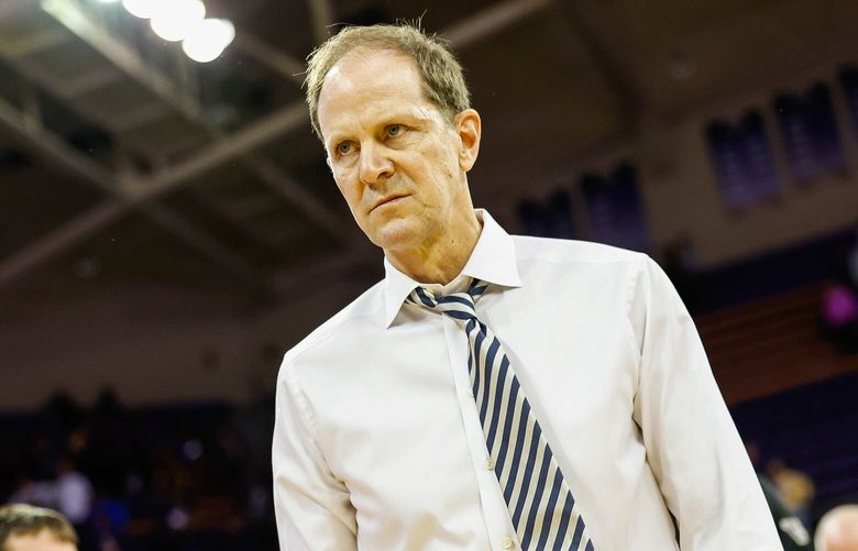 Mike Hopkins Huskies got an 86-69 win over conference rival Stanford Thursday night. 222764