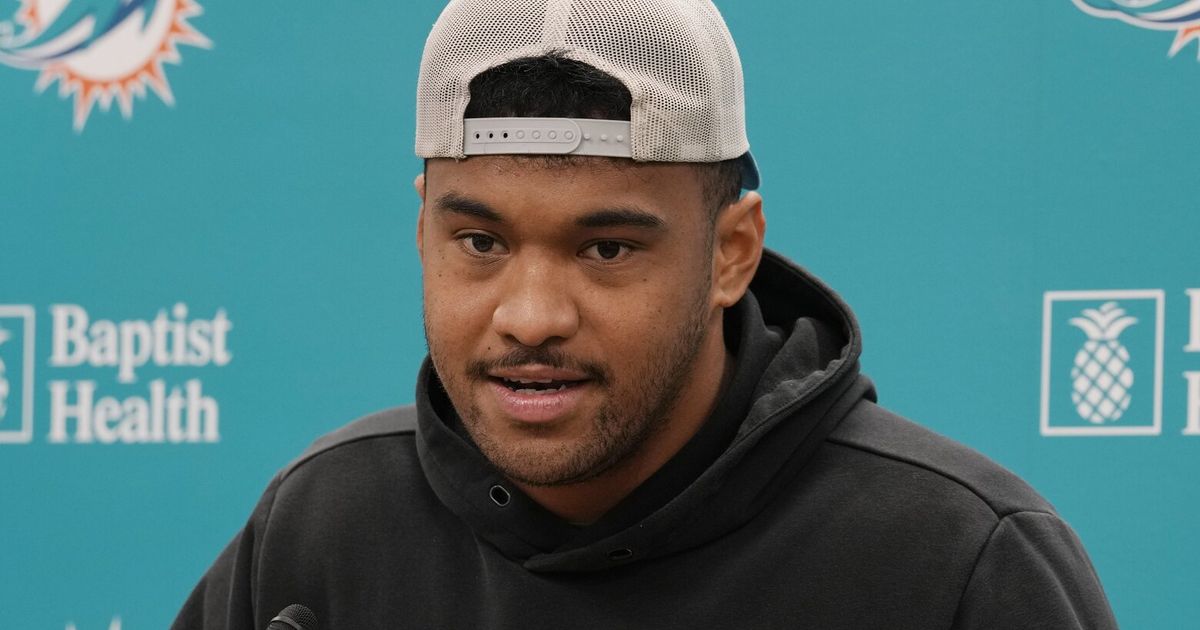 Dolphins QB Tua Tagovailoa considered retirement after suffering  concussions - Chicago Sun-Times