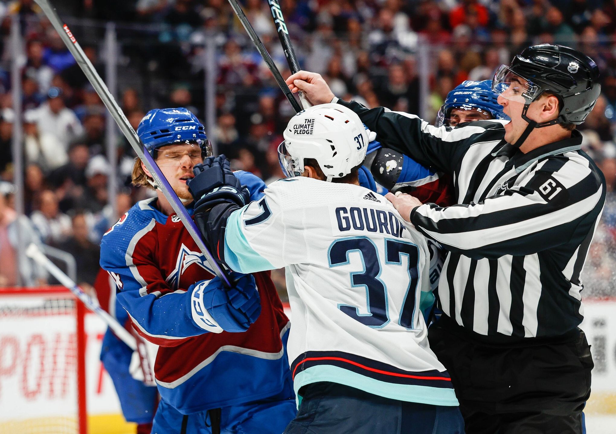 Spectator dies at NHL outdoor game in Colorado Springs