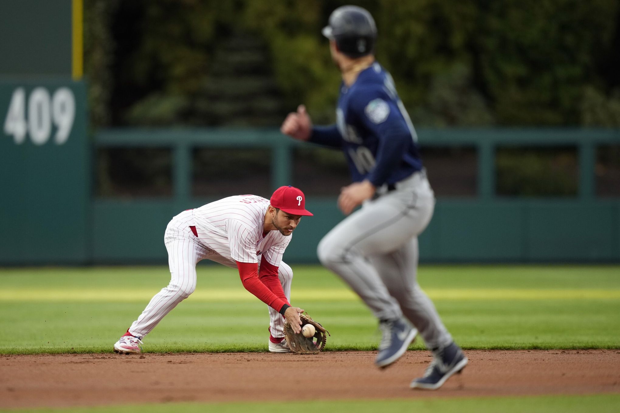 Phillies prospect J.P. Crawford catches stealing runner with