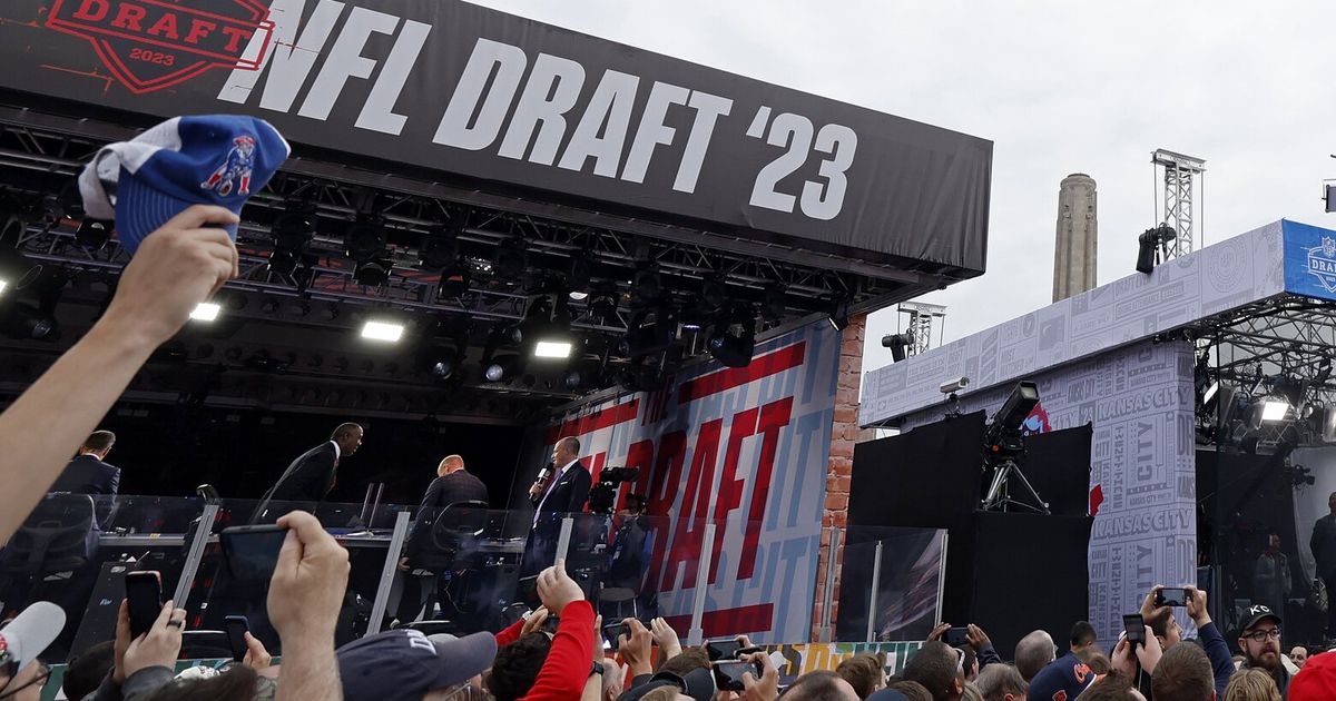NFL Draft results 2023, Day 2: Seahawks add Derick Hall and Zach  Charbonnet, trade out of Round 3 - Field Gulls