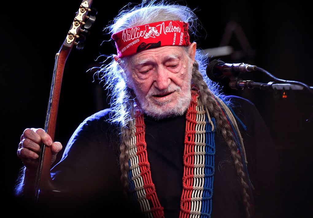 Willie Nelson inhales the love at 90th birthday concert | The Seattle Times