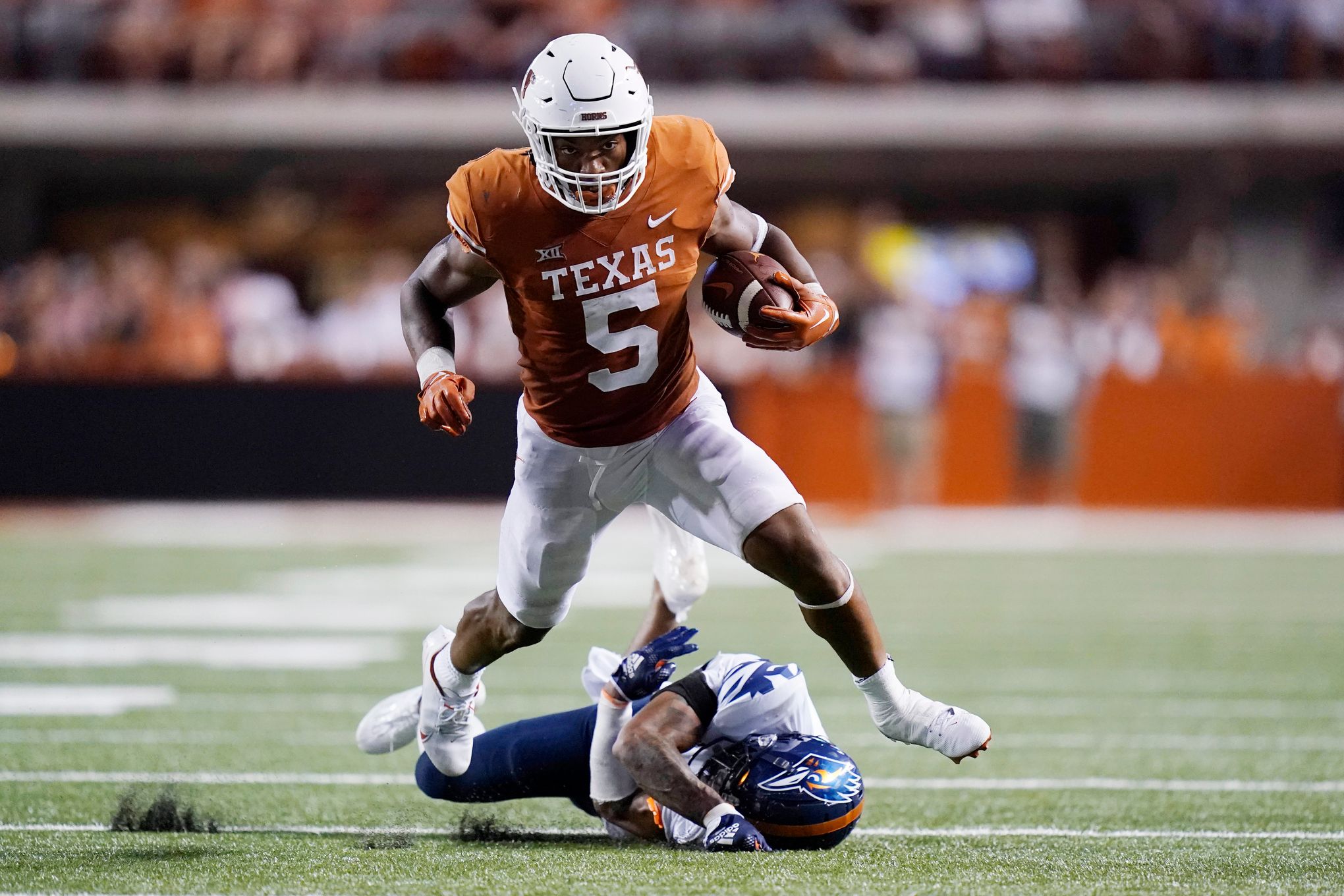 Dallas Cowboys select Texas RB Bijan Robinson in first Mel Kiper mock draft