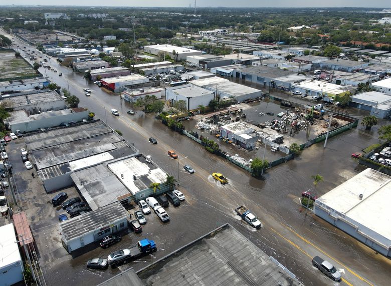 JUST IN: Sawgrass Mills Mall closed due to flooding; cars submerged in lot