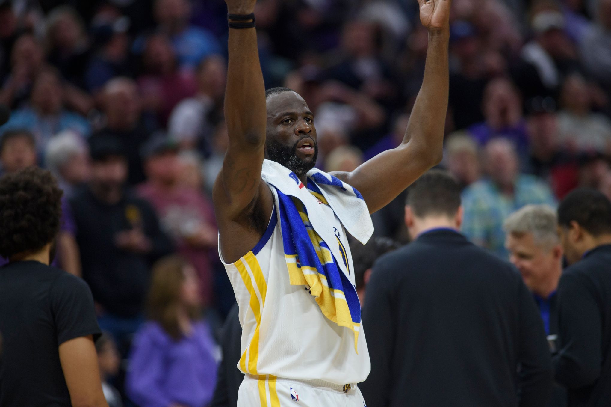 Draymond Green ejected after stomping on Domantas Sabonis' chest; Kings go  up 2-0 on Warriors