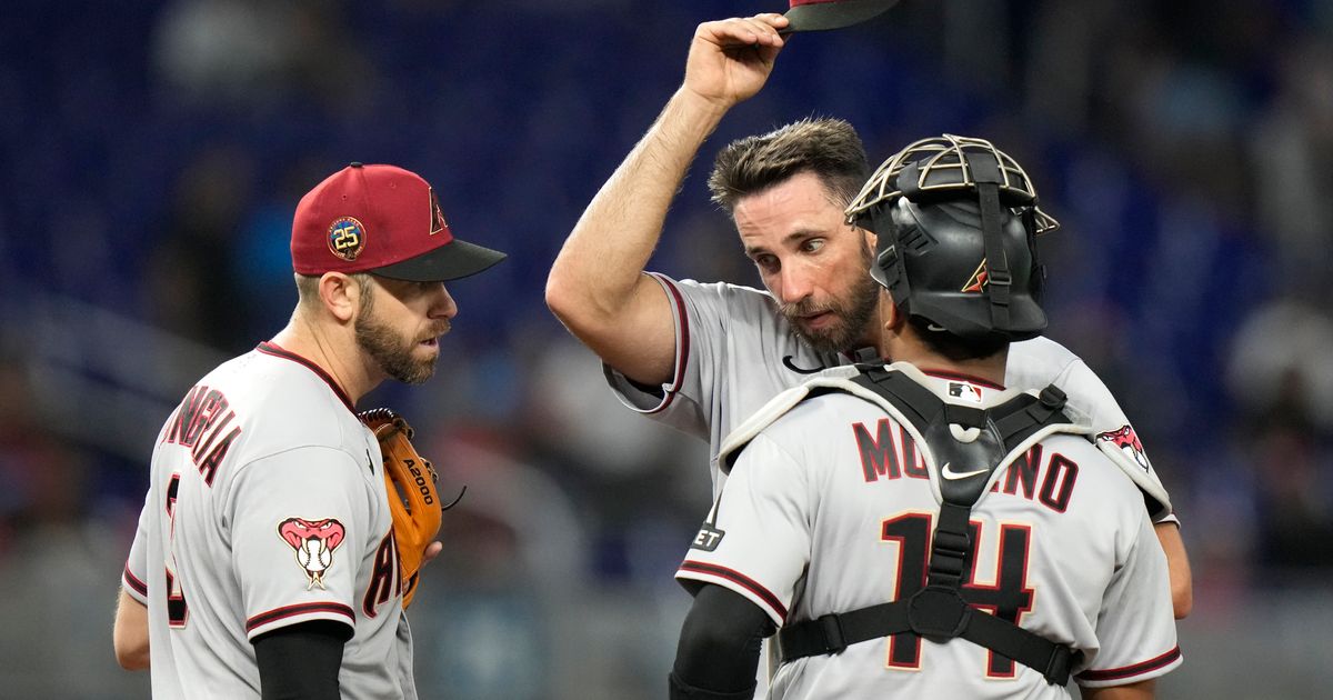 AP source: D-backs designate Bumgarner for assignment