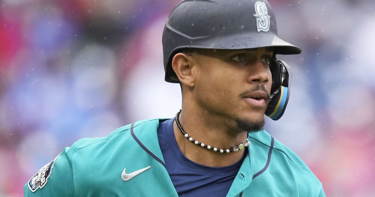 M's Julio Rodríguez scratched vs Astros with sore left wrist – KXAN Austin