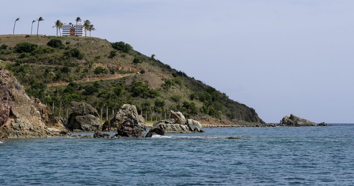 Billionaire investor buys Jeffrey Epstein’s private islands for million Billionaire investor buys Jeffrey Epstein’s private islands for million