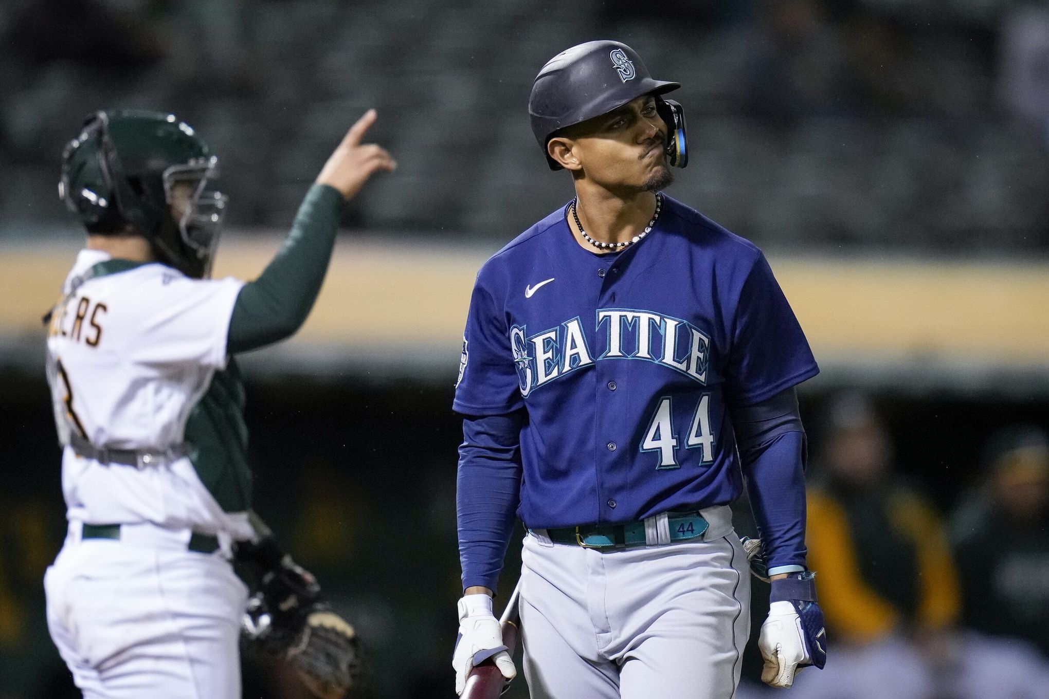 Mariners' Robbie Ray does not travel with team on road trip to Toronto 