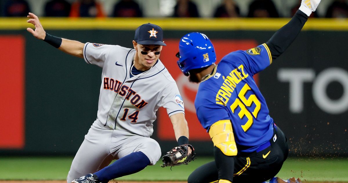 Mariners show off new uniforms, but they don't help them connect vs. Astros