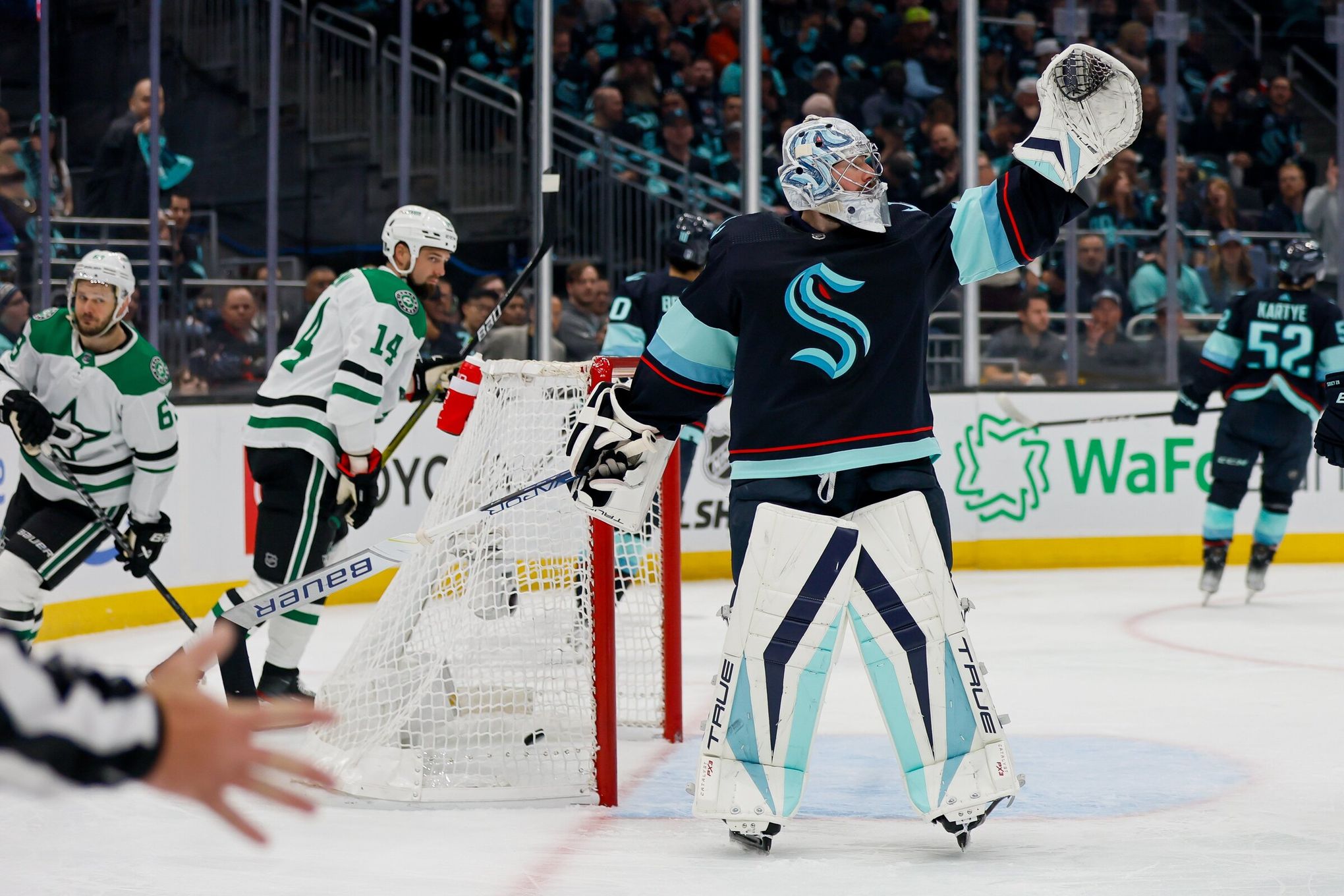 Do The Seattle Kraken Have A Goalie Problem? 