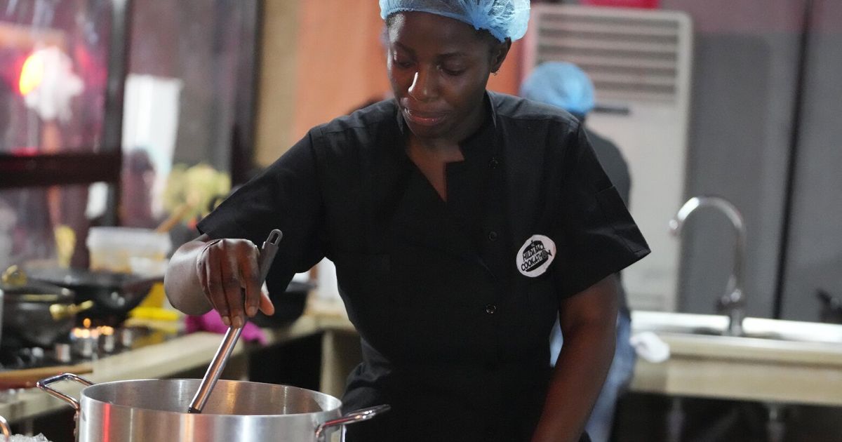 Eyeing new global record, Nigerian chef cooks for nearly 100 hours ...