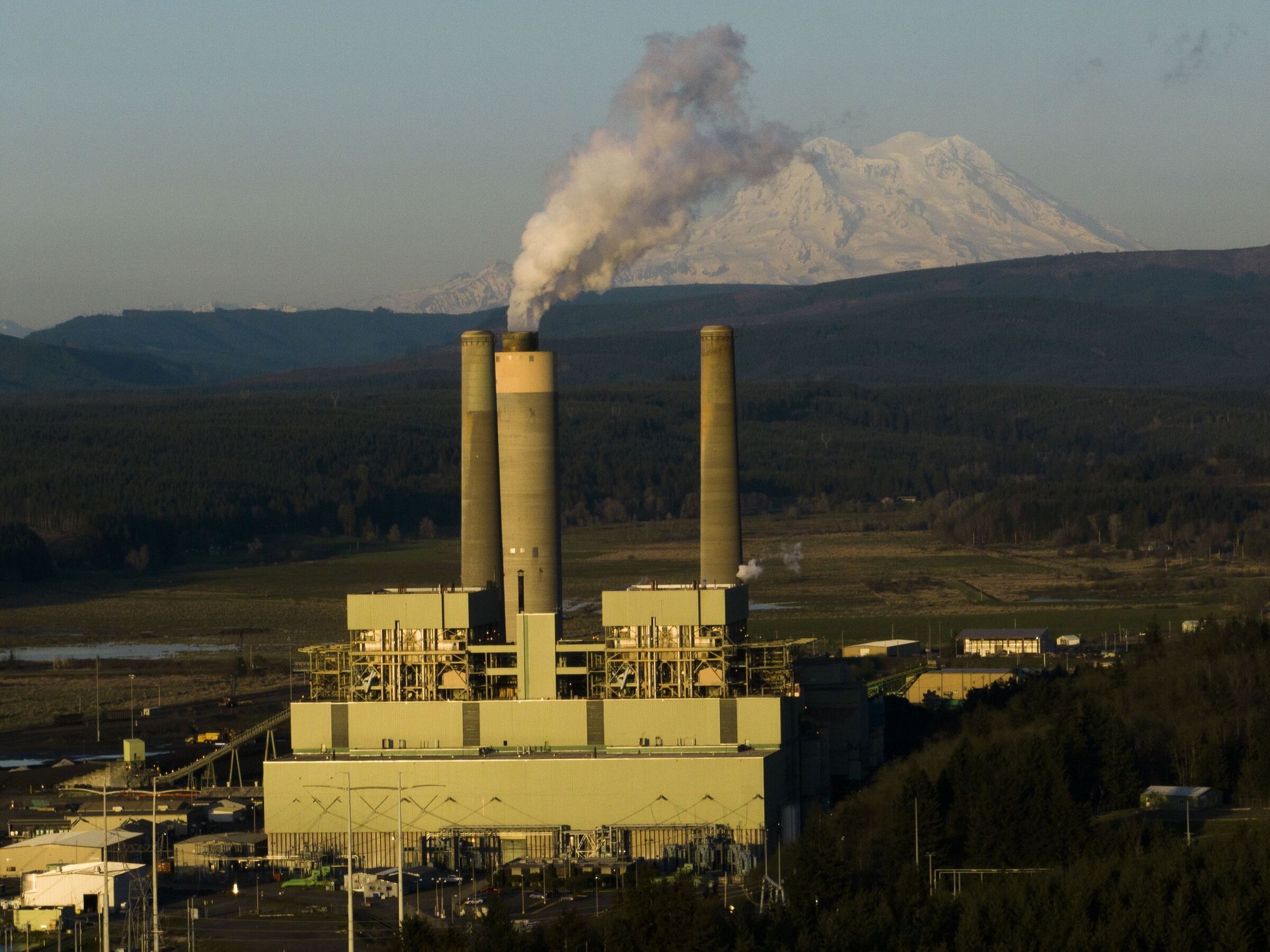 Lewis County's Centralia bets on clean energy as coal economy