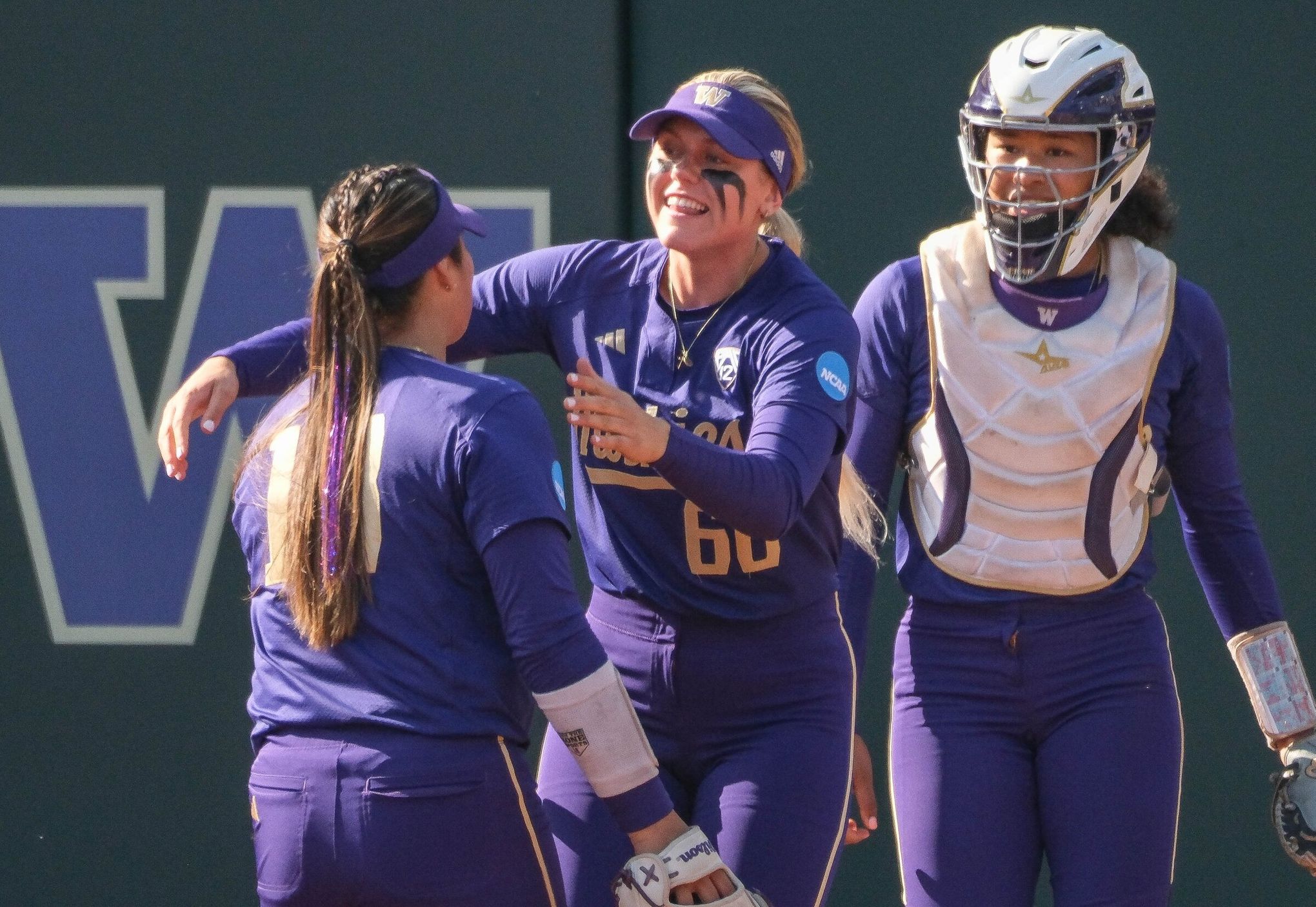 Featured Seahawks Women's Softball Uniform