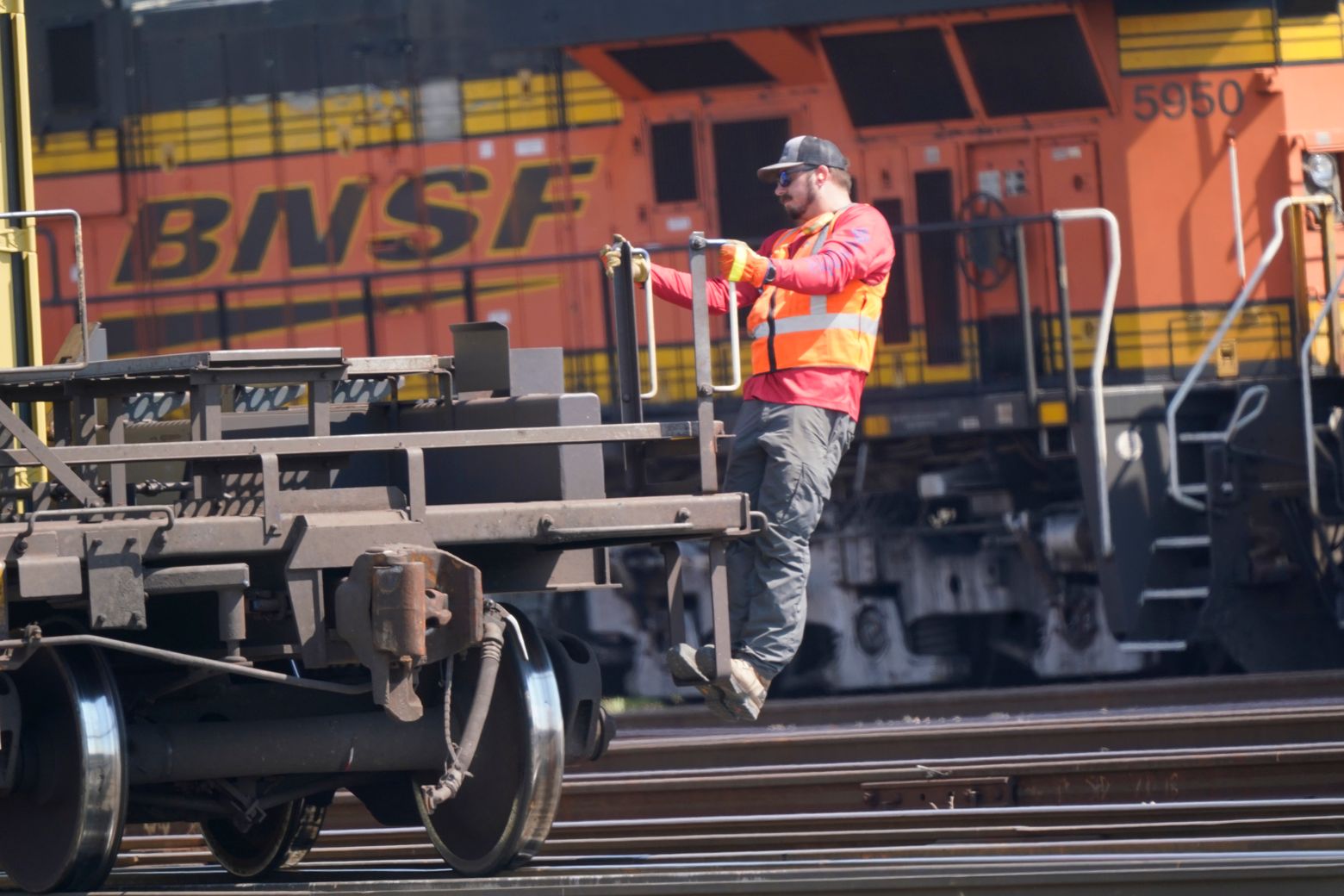 engineers-frustrated-with-rails-even-as-others-get-sick-time-the-seattle-times
