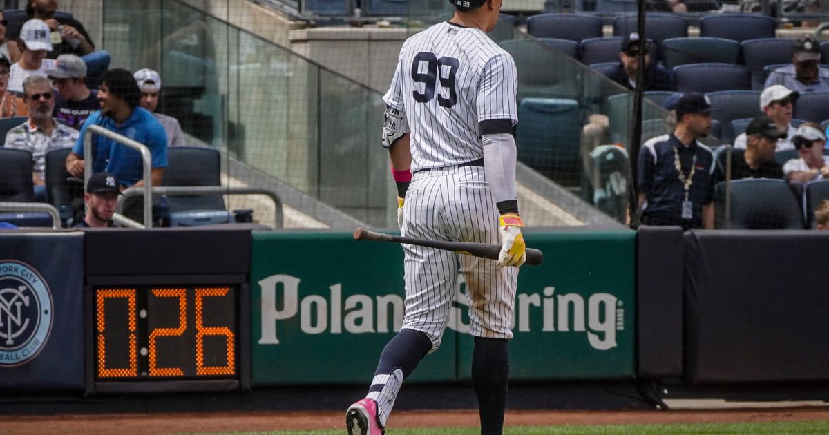 MLB warns teams that batters may not try to trick pitchers into clock