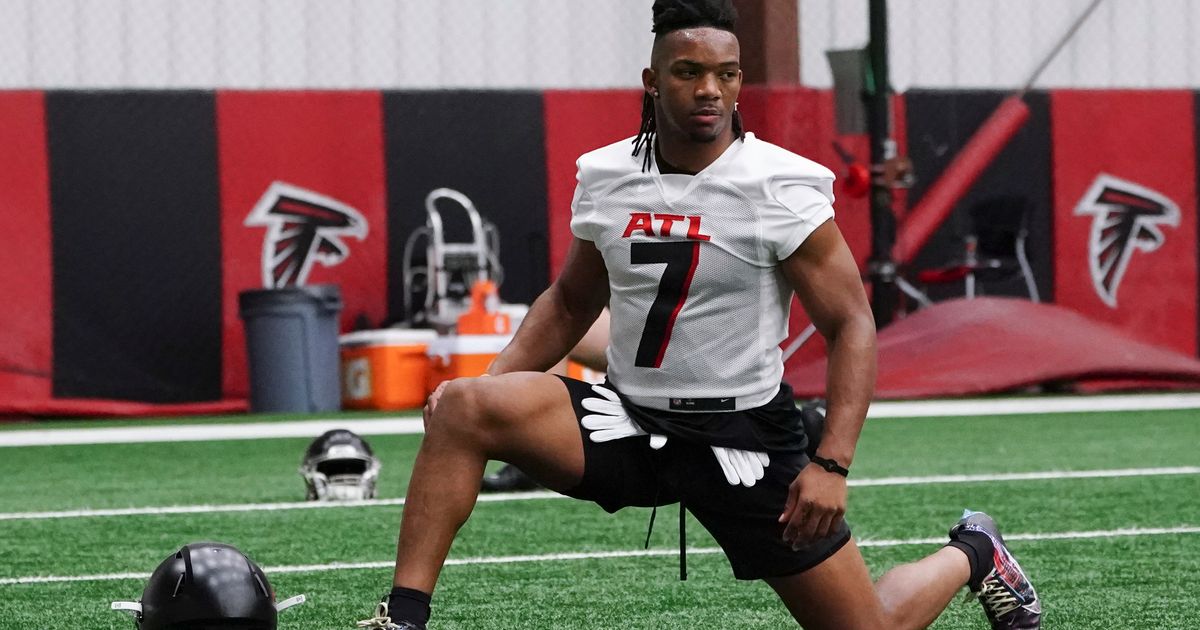 Falcons Twitter reacts to Bijan Robinson taking No. 7 from Koo