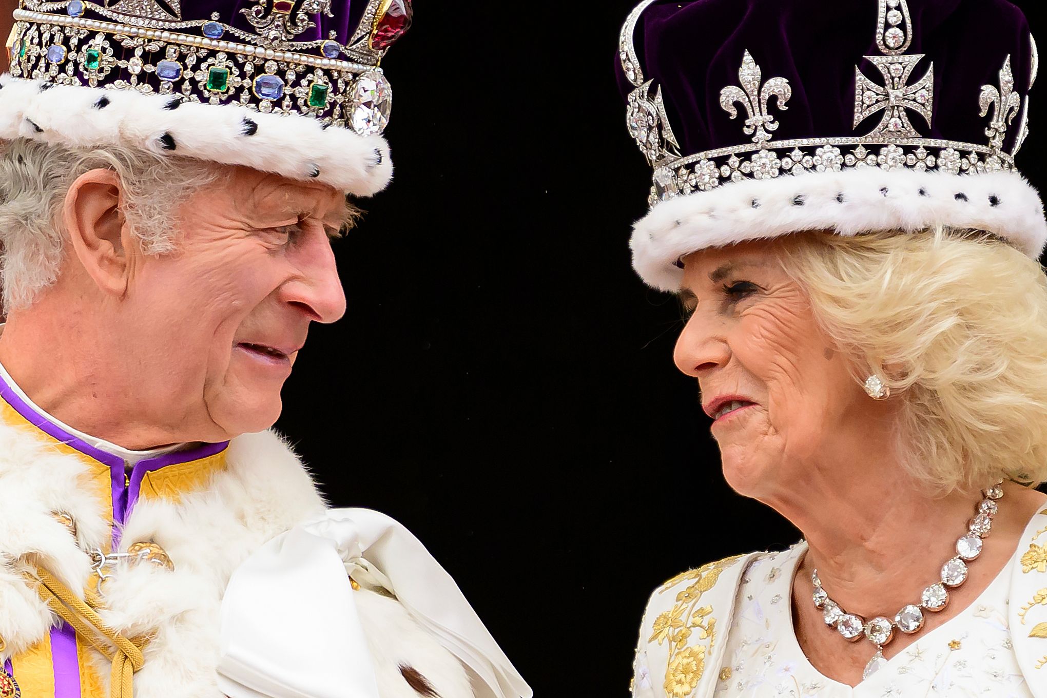 How to make paper crowns for King Charles' coronation