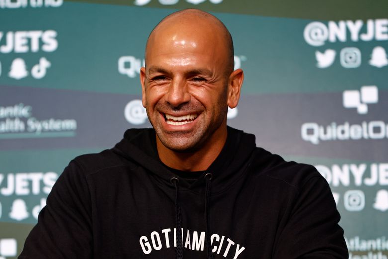 Robert Saleh addresses reports that Aaron Rodgers had wish list before  joining Jets: 'It's a silly narrative' 