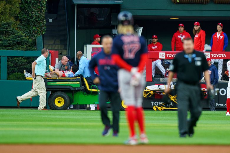 Spectator falls over railing into bullpen in Philadelphia