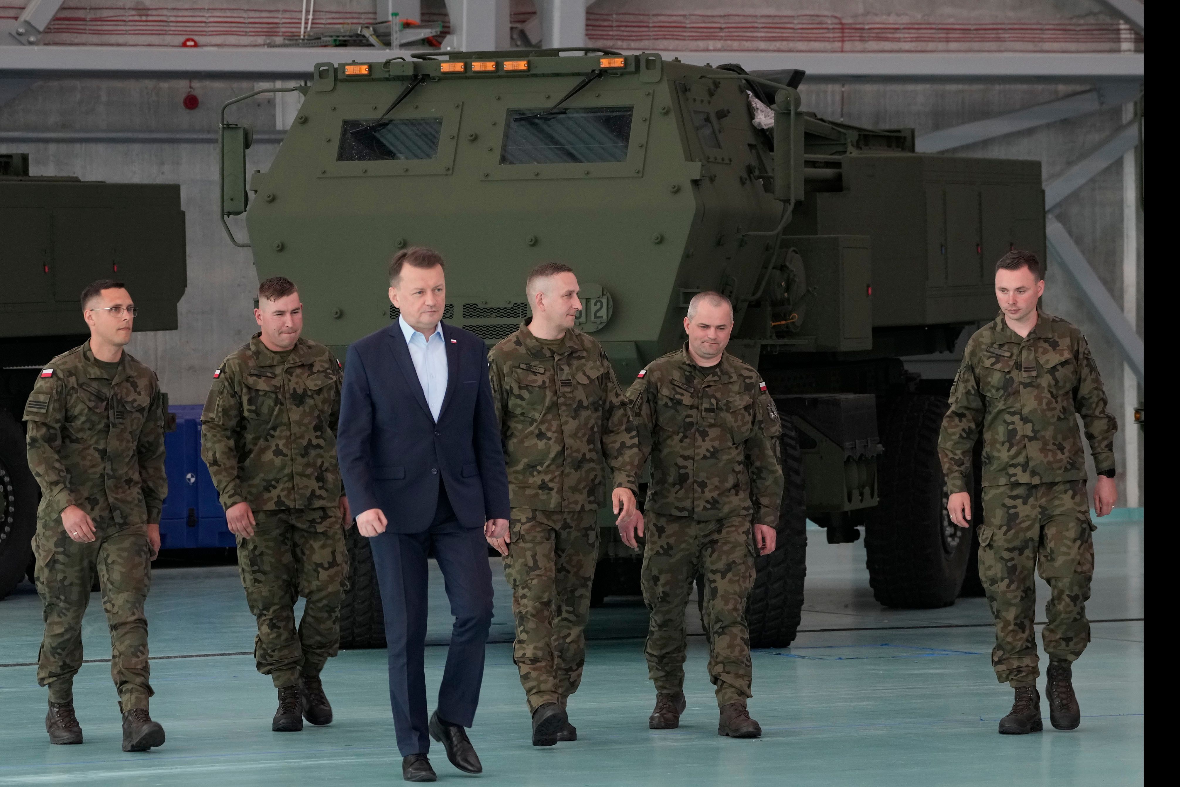 Poland Gets 1st U.S.-made HIMARS Rocket Launchers Amid Concerns Over ...