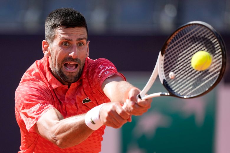 Djokovic overcomes mid-match lapse to beat Dimitrov at Italian Open;  Swiatek wins – KGET 17