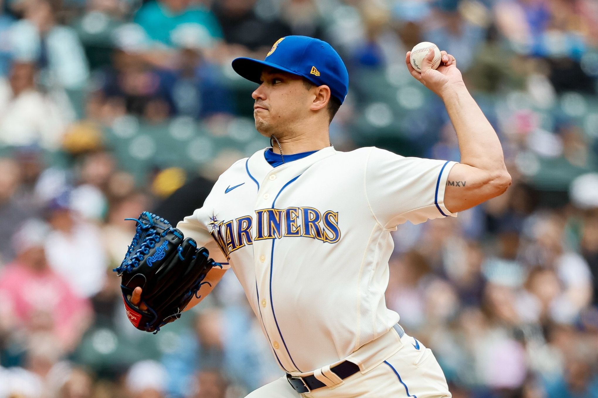 Mariners' Gonzales struggles with command in spring debut - The