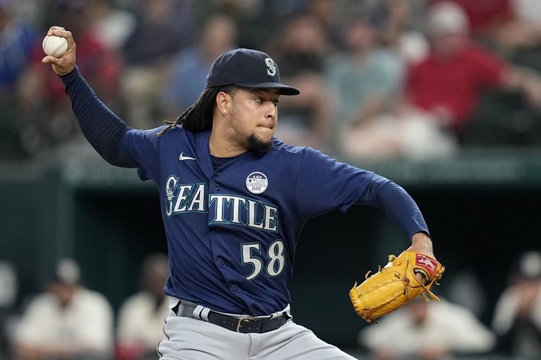 Mariners waste gem from Luis Castillo, go quietly against Rangers