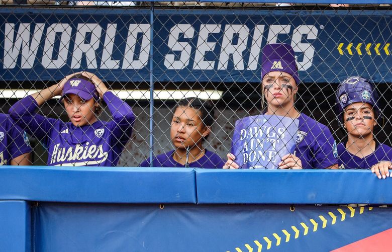 The Huskies dugout goes silent as they sit with 1-out in the top of the seventh. 224085