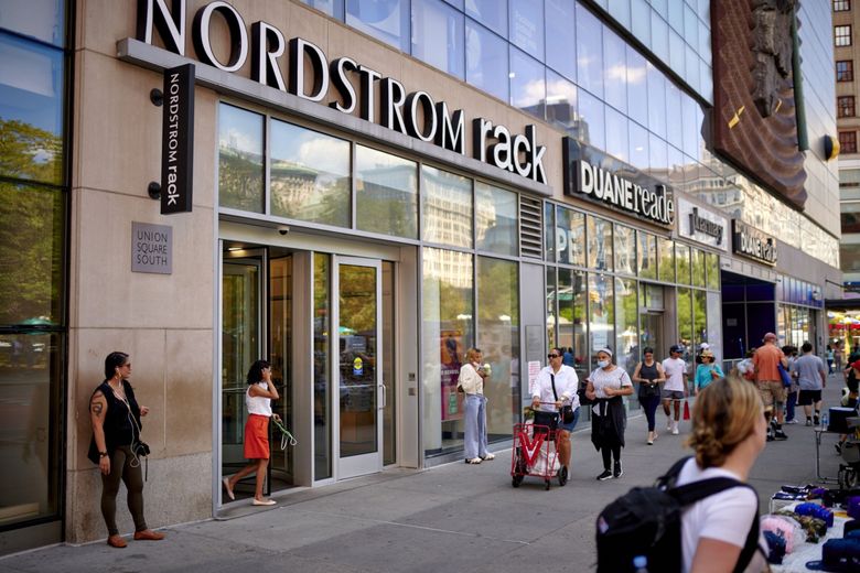 Udgravning Ru Kakadu Patagonia accuses Nordstrom of selling counterfeit items at the Rack | The  Seattle Times