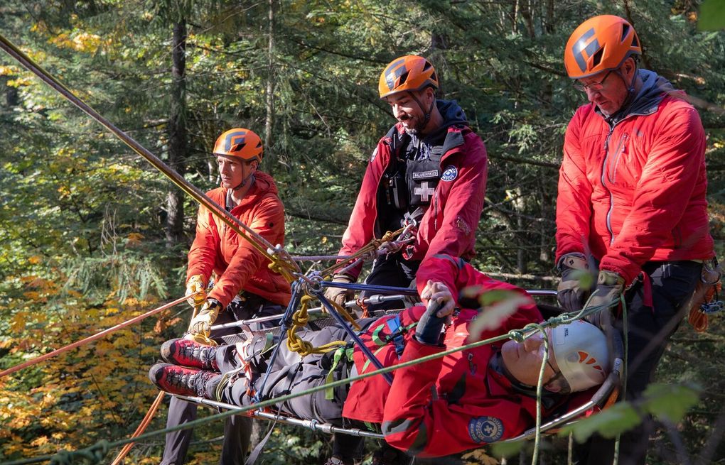 Los Héroes de las Cumbres Aragonesas: Especialistas en Rescate Estrenan Épica Serie en Amazon Prime 7 Moncloa La creación de los GREIM
