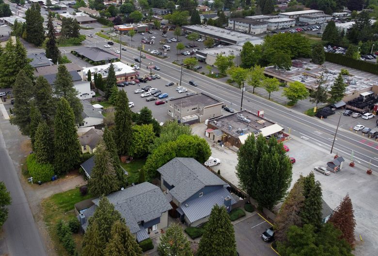 Ambaum Boulevard Southwest from Southwest 146th Street in Burien looking north. (Ken Lambert / The Seattle Times)