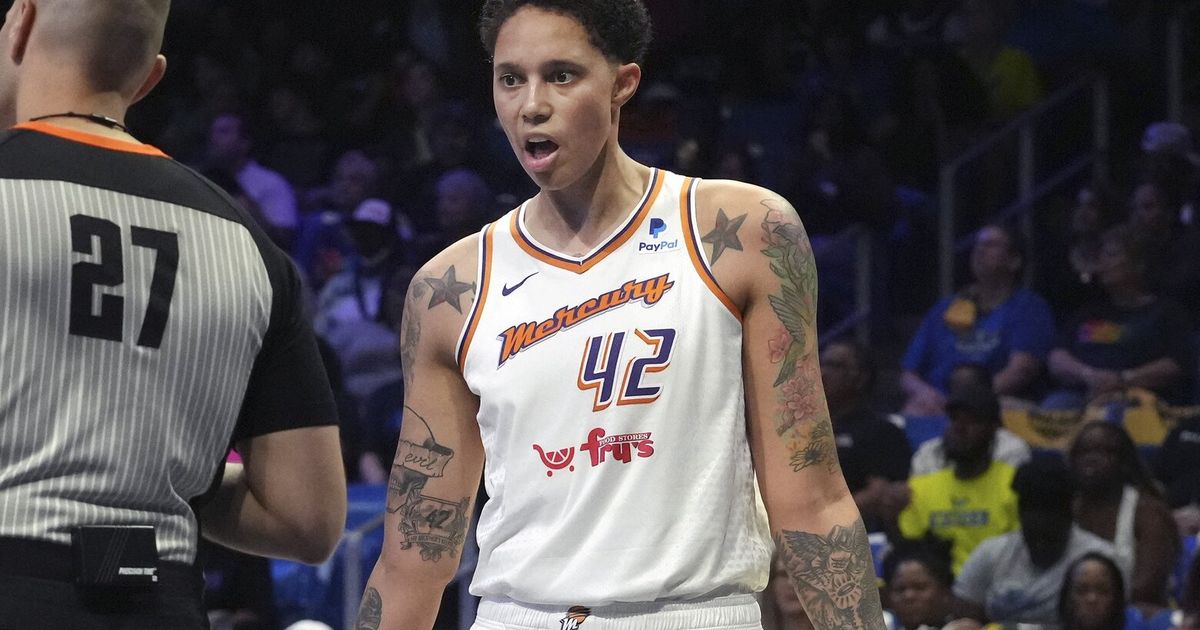 Brittney Griner, Mercury teammates confronted at airport by ‘provocateur,’ WNBA says