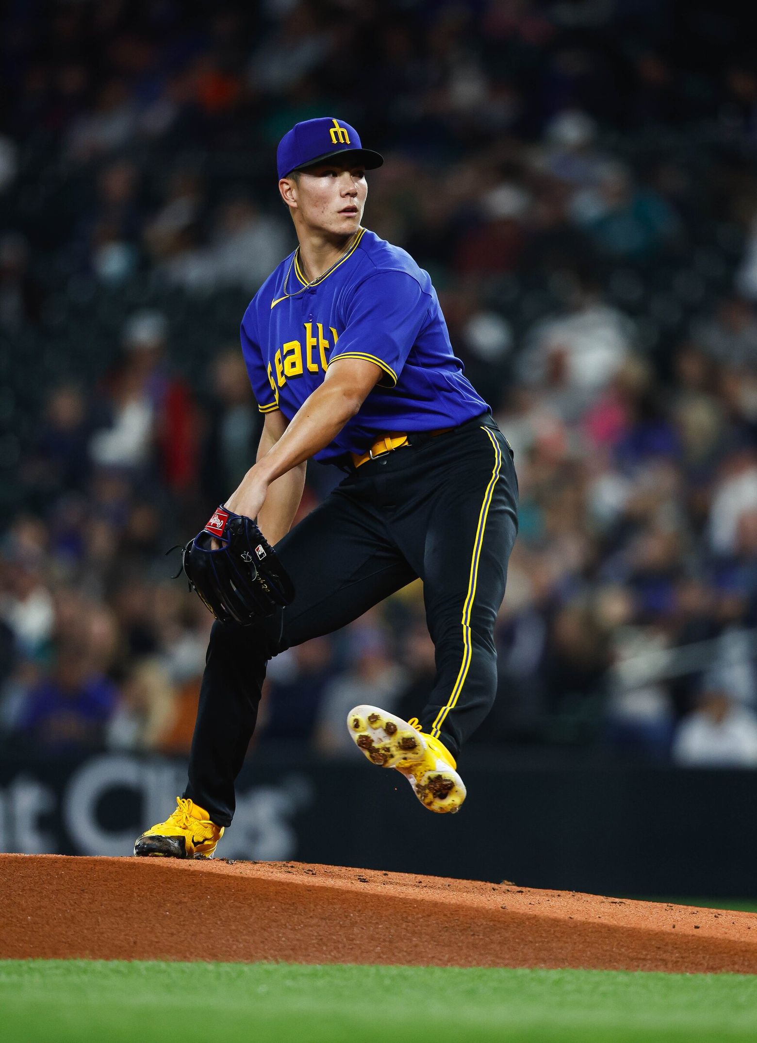 Logan Gilbert throws a bullpen session Sunday (Dean Rutz / The