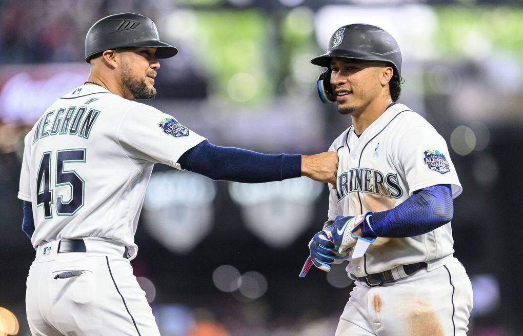 Chicago White Sox' Lance Lynn Makes Baseball History in Loss on Sunday to  Seattle Mariners - Fastball