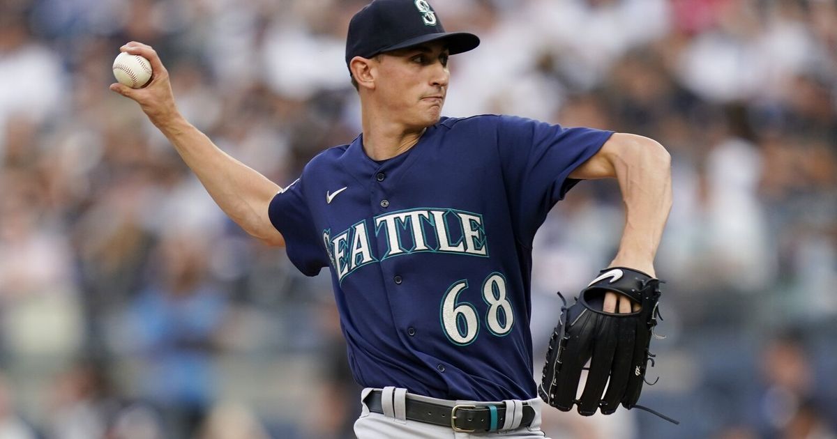 Mariners fan hits pitcher George Kirby with ball thrown from crowd