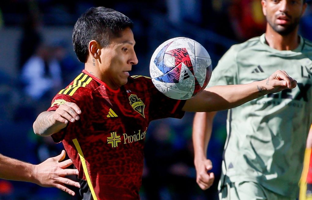 Raul Ruidiaz to miss Sounders match against Orlando City | The Seattle Times