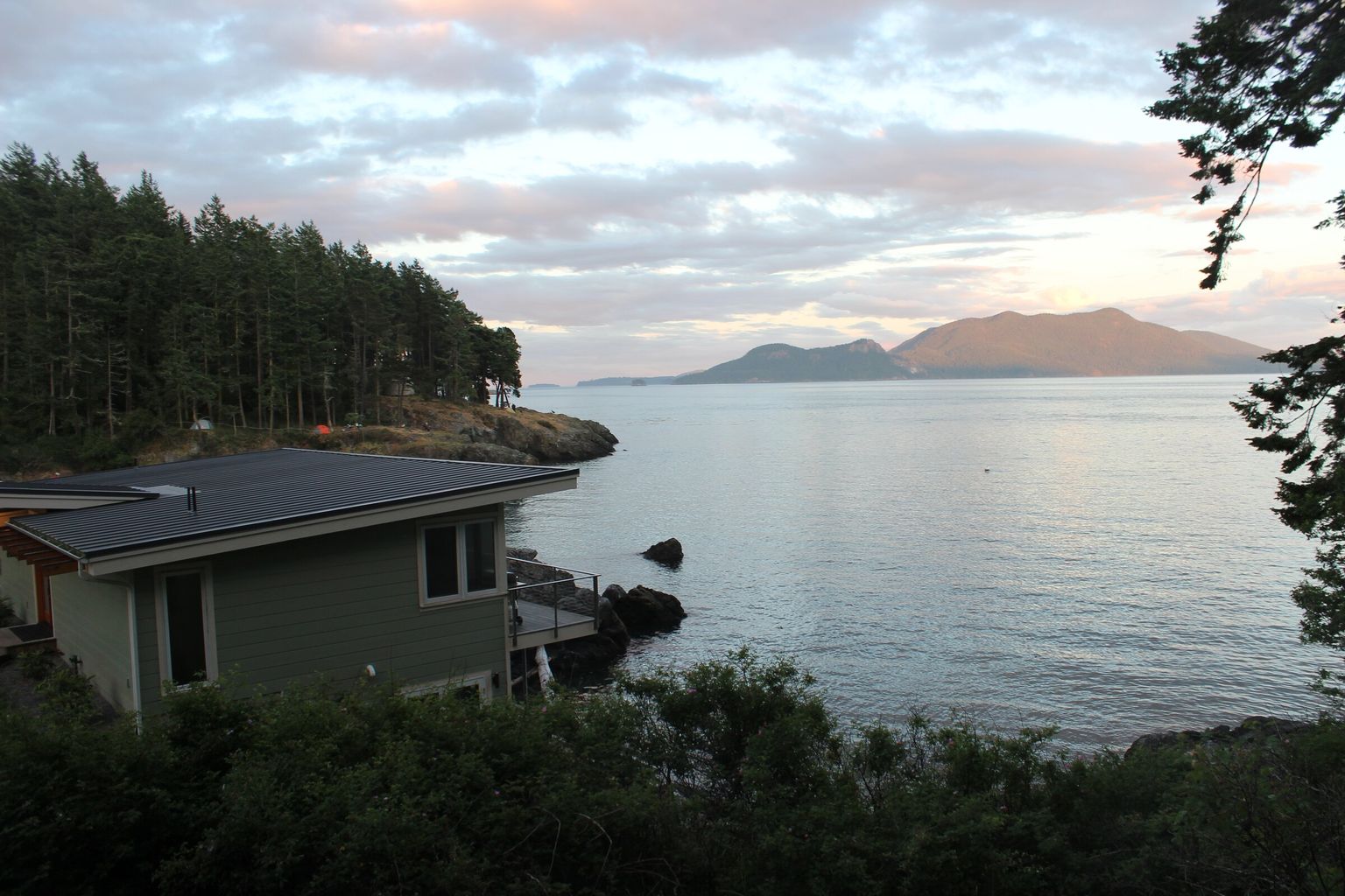 Doe Bay celebrates 20 years of rustic chic | The Seattle Times