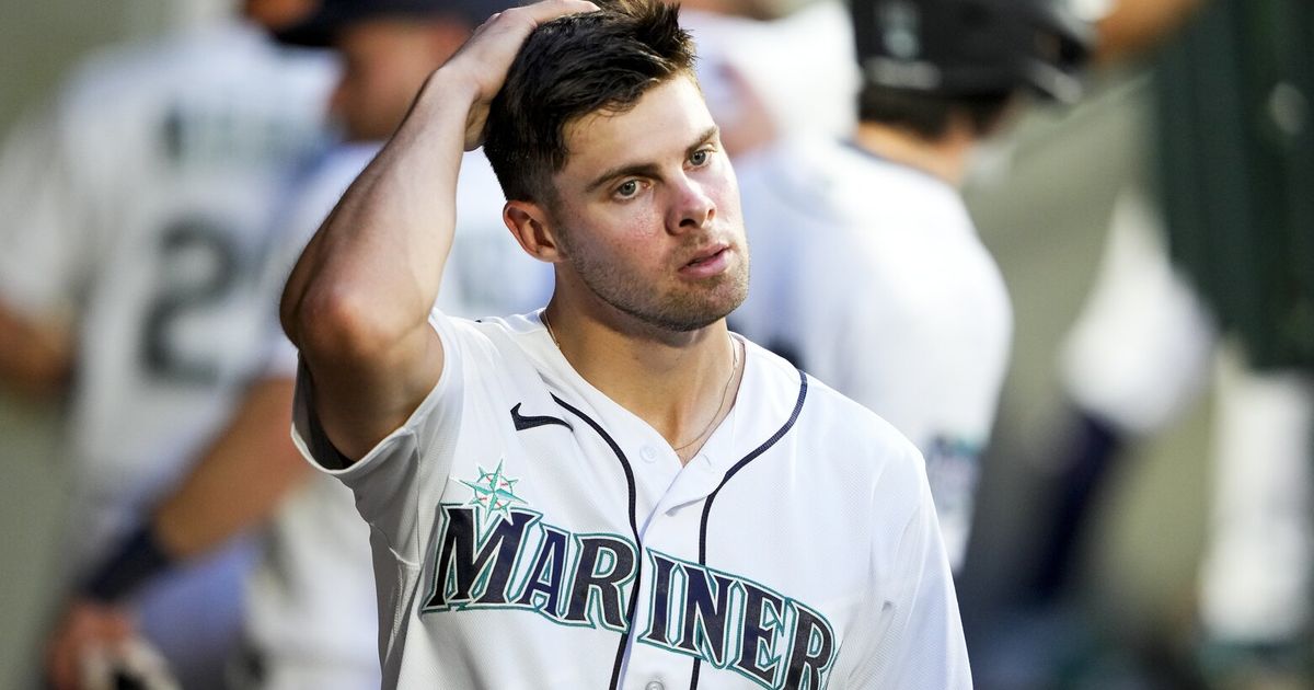 Why did the Seattle Mariners hold a players-only meeting