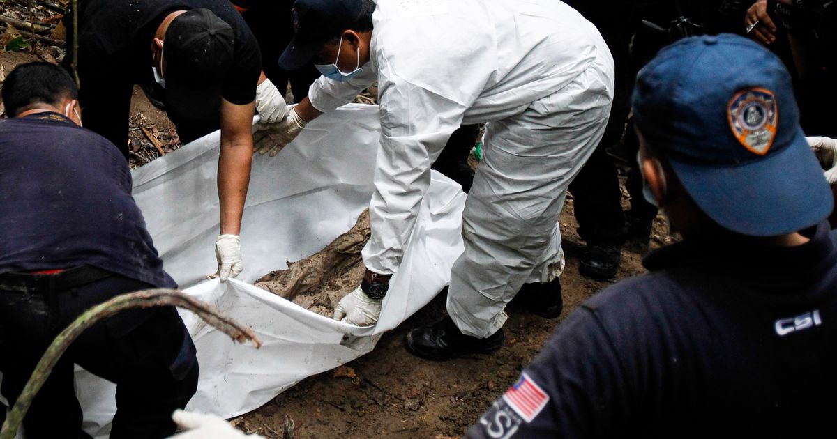 马来西亚因 2015 年发现的乱葬坑和人口贩卖营地指控 4 名泰国人
