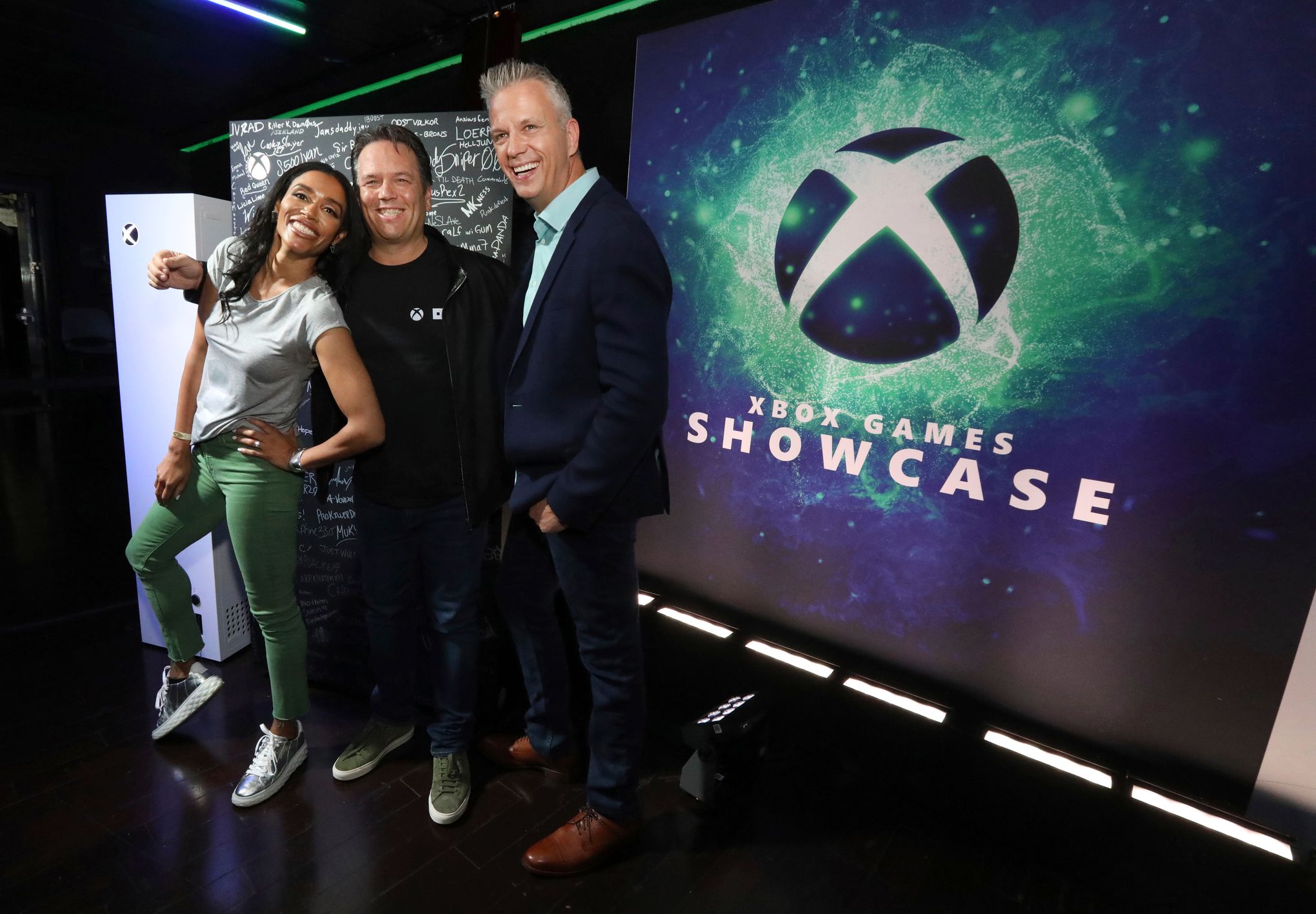 Xbox's Phil Spencer Seems Happy To Show Off About Playing