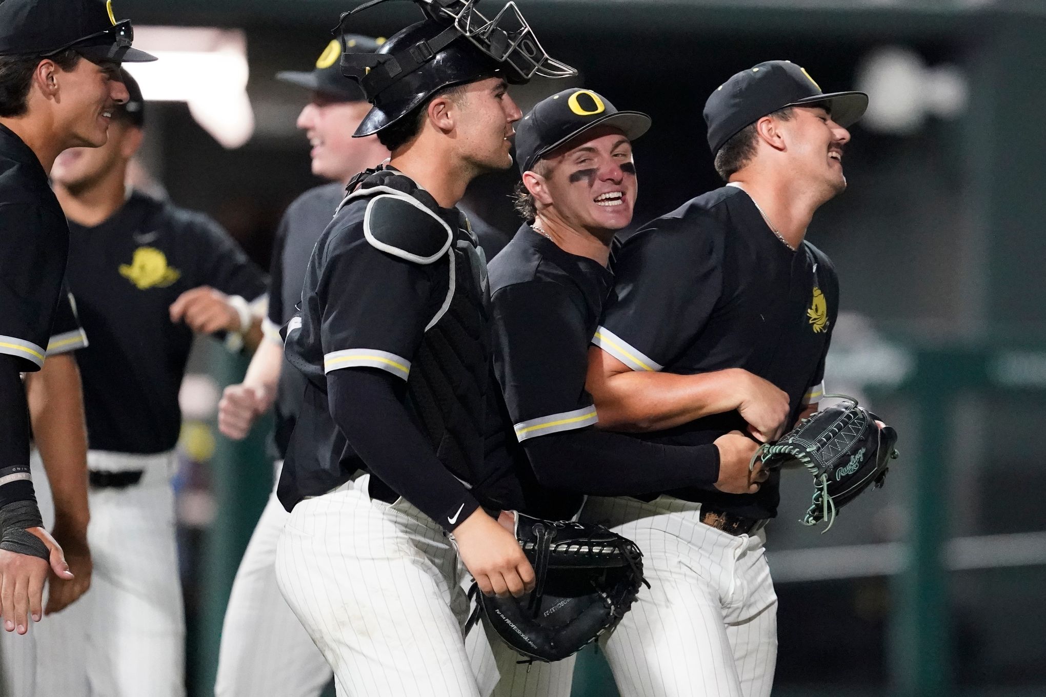 NCAA baseball super regionals: Texas A&M advances to College World Series;  4 road teams win Game 1s 