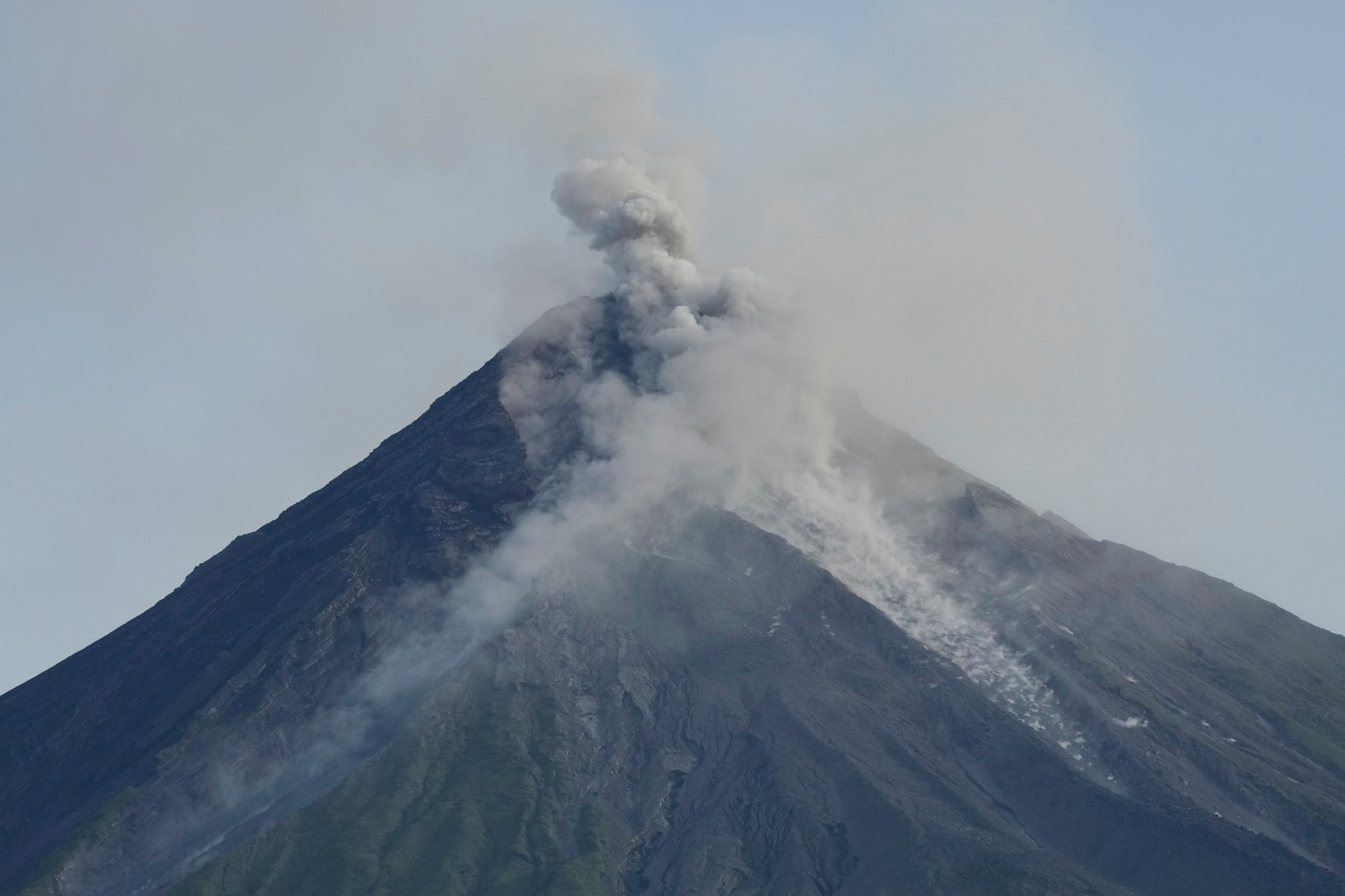 Philippine Volcano Eruption That Displaced Thousands May Last For ...