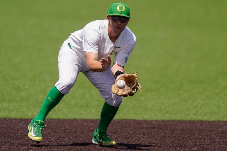 Oregon baseball beats Xavier winning the Nashville NCAA regional tournament