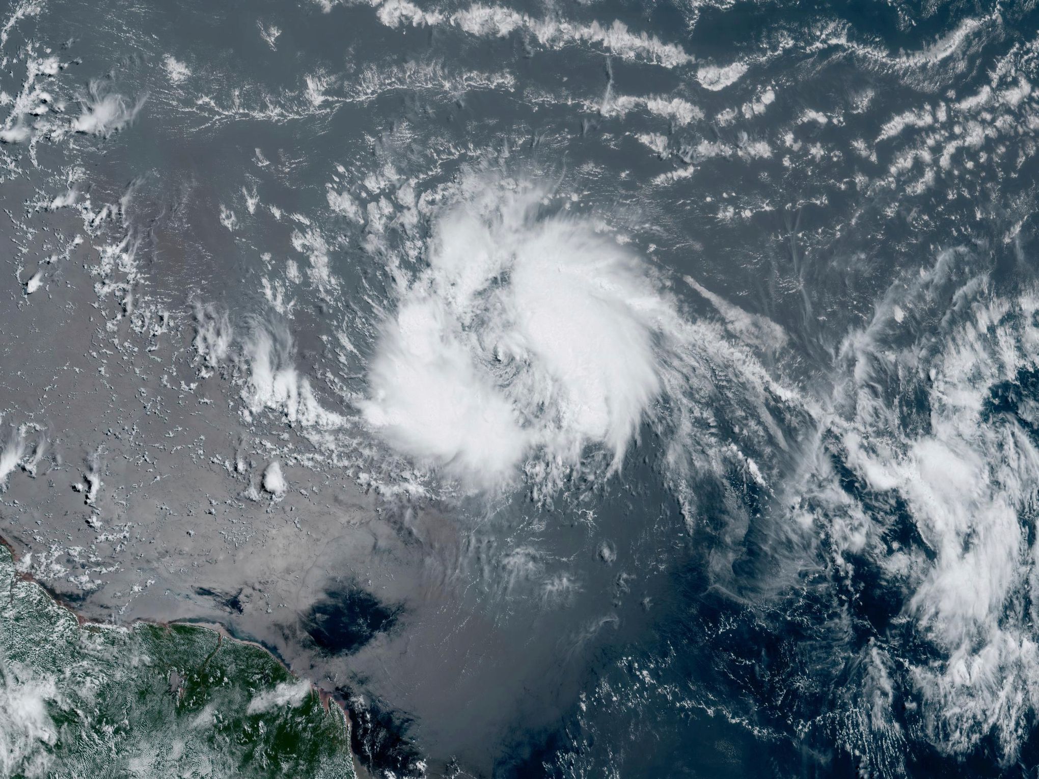 Hurricane Danny a major hurricane; expected to weaken