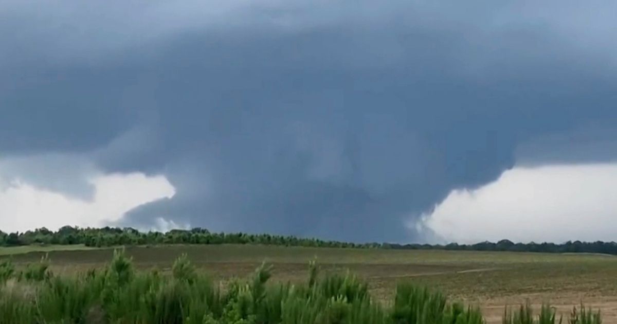 Punishing winds, possible tornadoes inflict damage as storms cross US ...