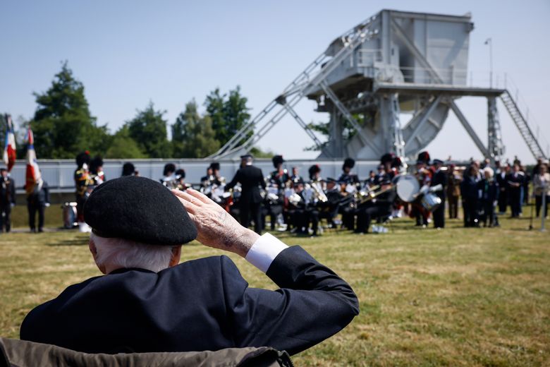 Crowds honor World War II veterans at Normandy D-Day celebrations