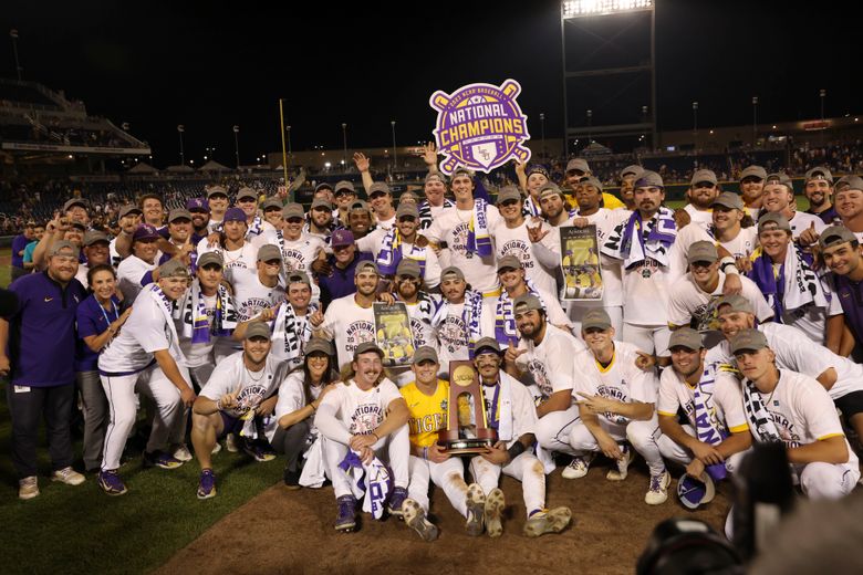 LSU wins 1st College World Series title since 2009, beating Florida 18-4  one day after 20-run loss