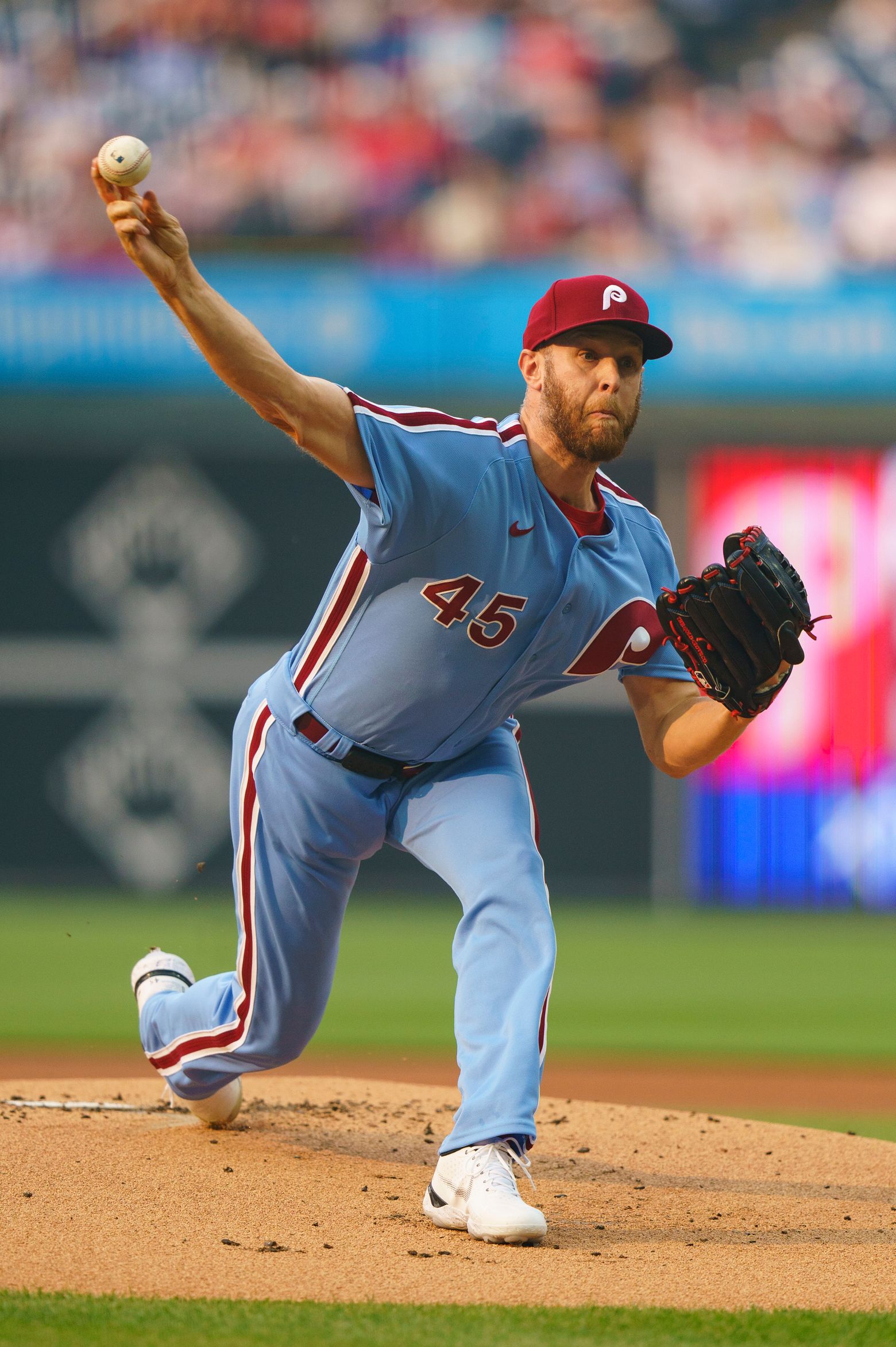 Wheeler working on no-hitter for Phillies through 7 innings against Tigers